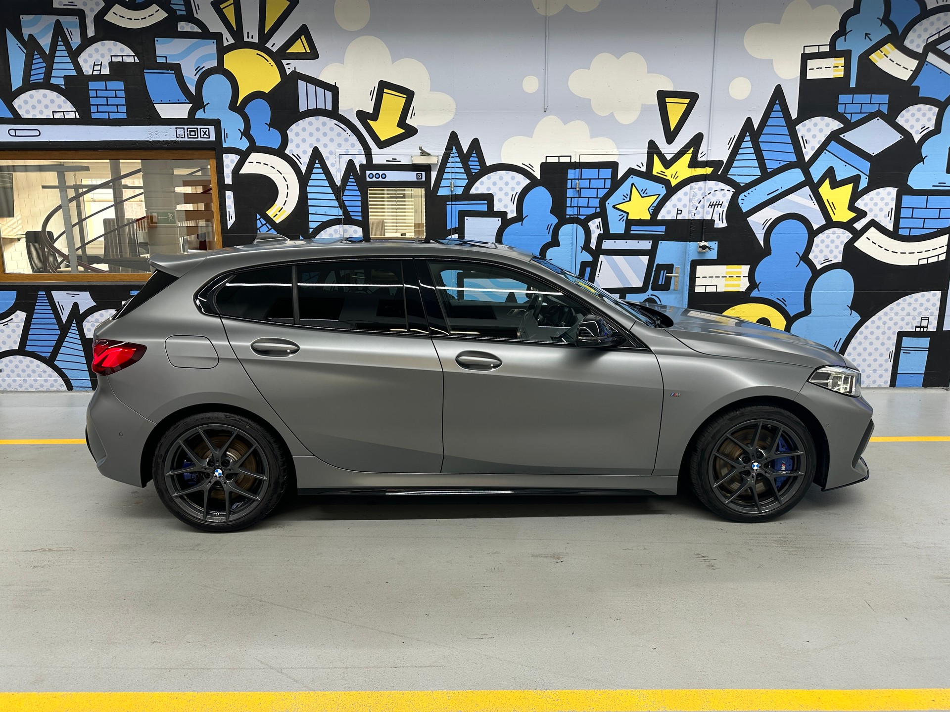 BMW M135i xDrive Steptronic-image-2