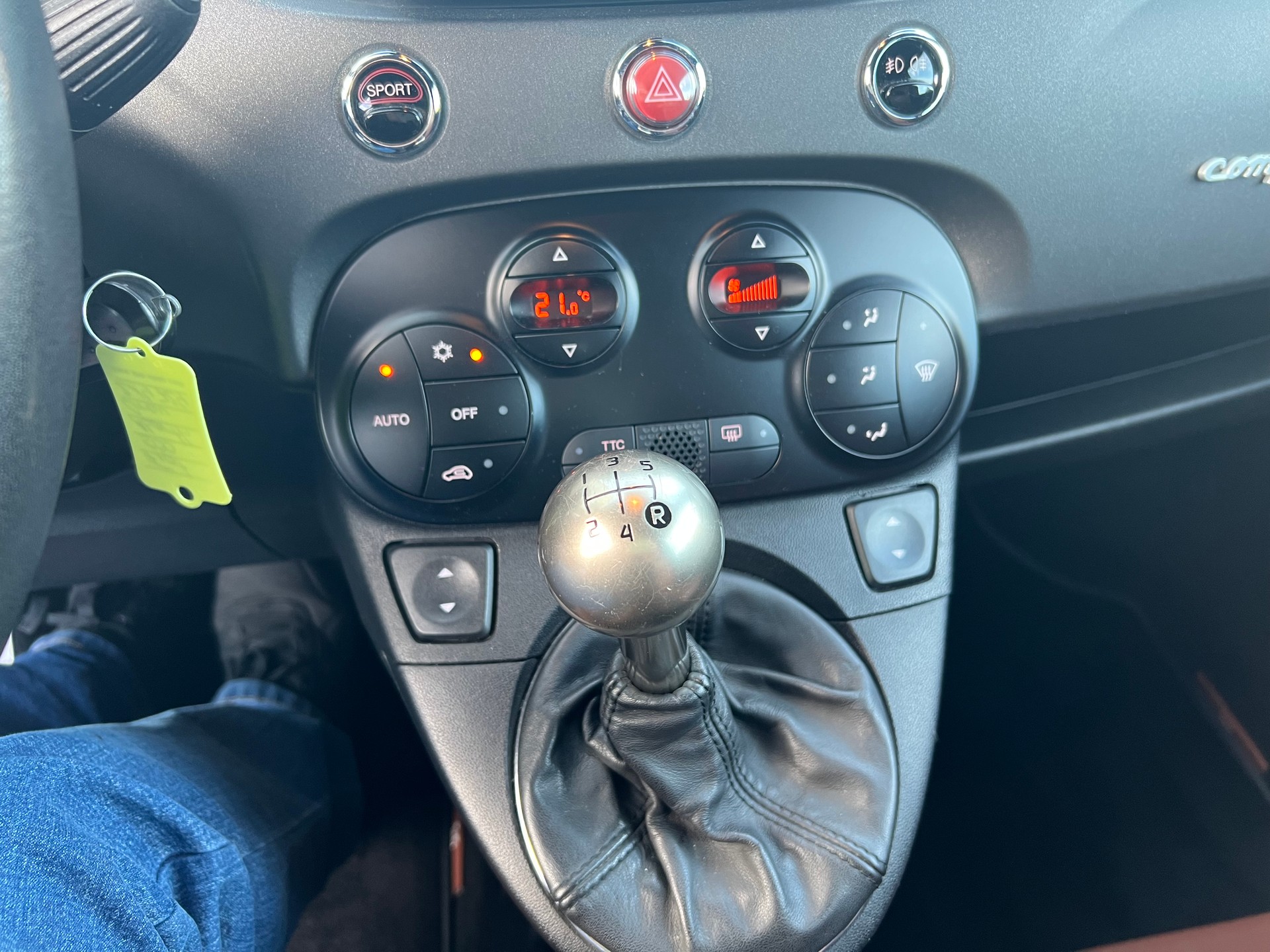 FIAT 595 1.4 16V Turbo Abarth Turismo-image-17