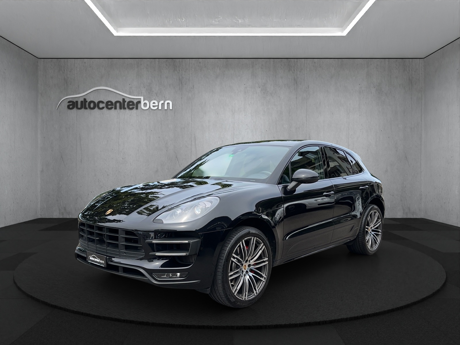 PORSCHE Macan Turbo PDK-image-2