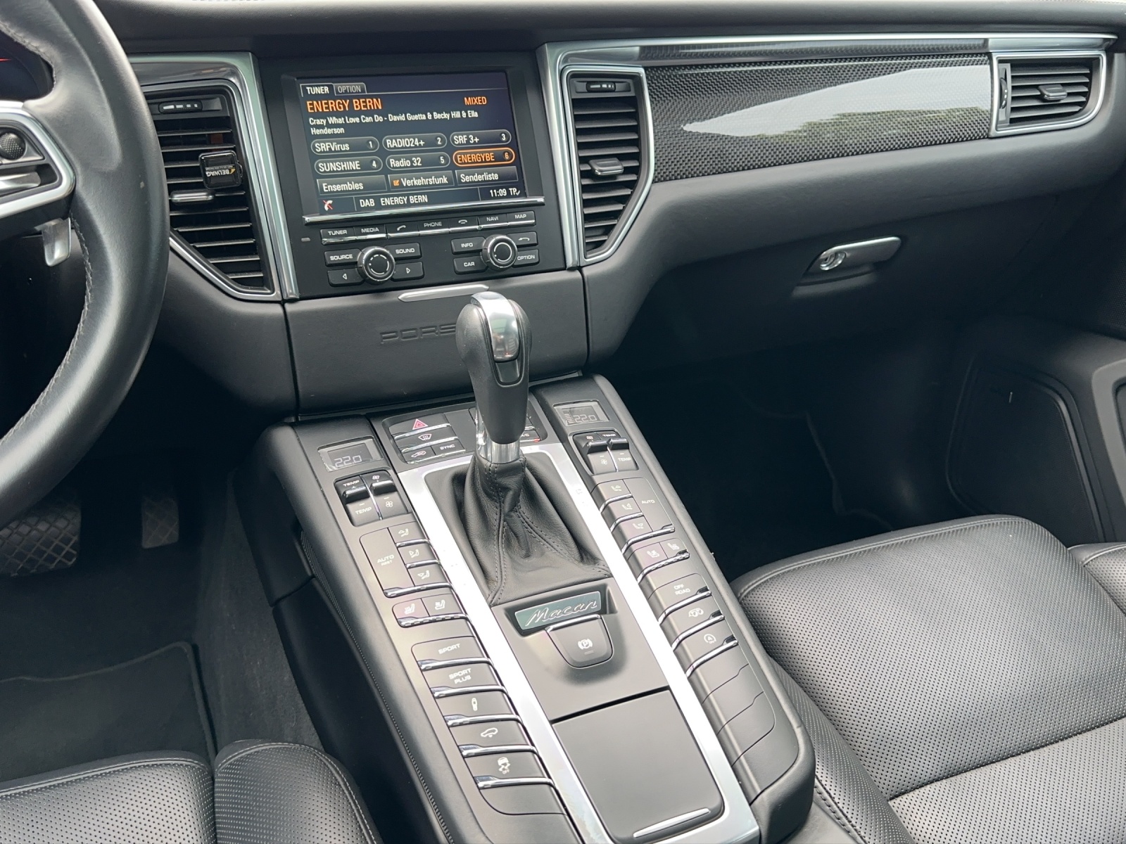 PORSCHE Macan Turbo PDK-image-12