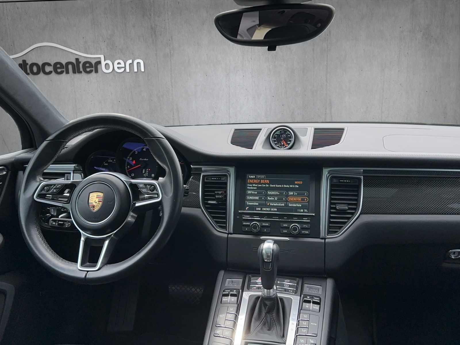 PORSCHE Macan Turbo PDK-image-10