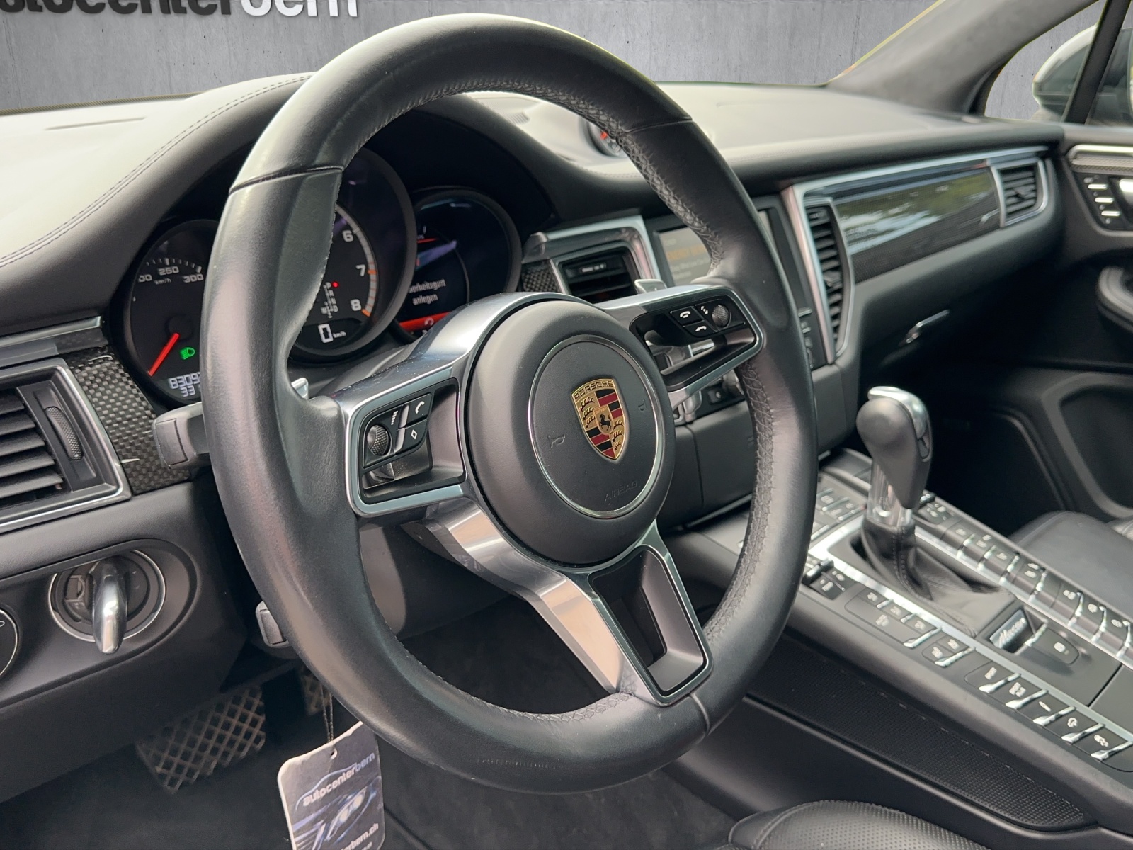 PORSCHE Macan Turbo PDK-image-9
