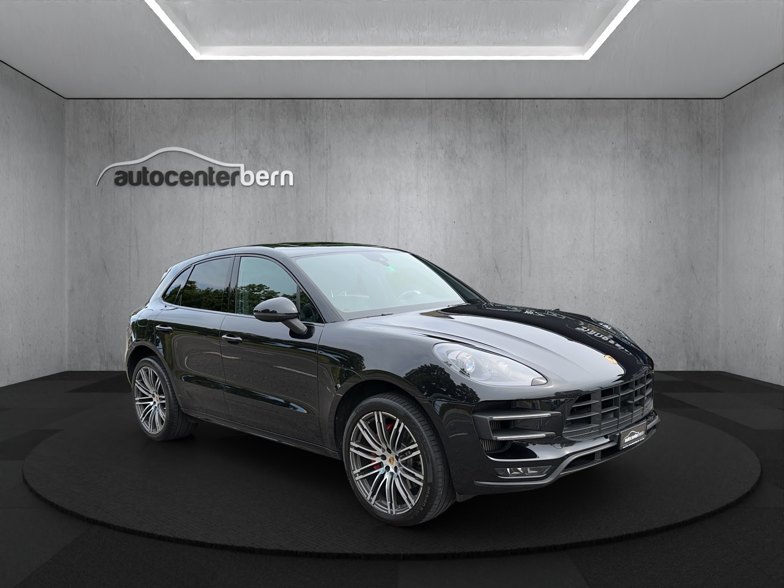 PORSCHE Macan Turbo PDK-image-0