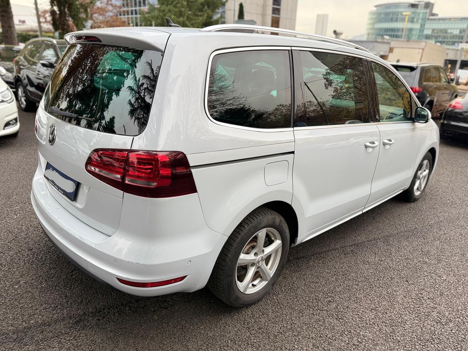 VW Sharan 2.0 TDI BMT Highline 4Motion DSG 7 Seats ( 7Places.-7Platze)-image-5