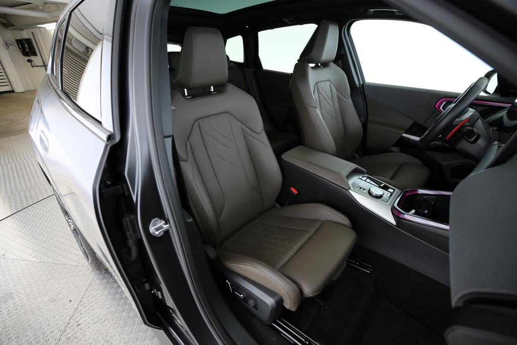 BMW X3 M50i-image-14
