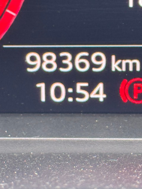 AUDI Q3 40 TFSI advanced quattro S-tronic-image-9