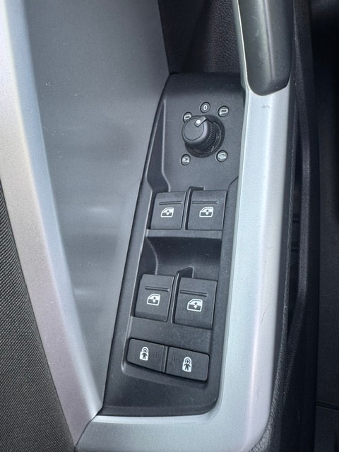 AUDI Q3 40 TFSI advanced quattro S-tronic-image-22