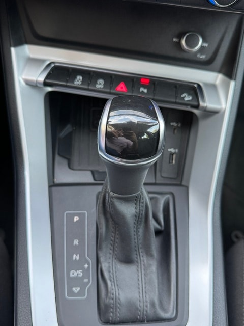 AUDI Q3 40 TFSI advanced quattro S-tronic-image-17