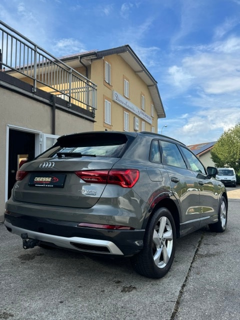 AUDI Q3 40 TFSI advanced quattro S-tronic-image-3