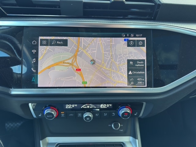 AUDI Q3 40 TFSI advanced quattro S-tronic-image-12