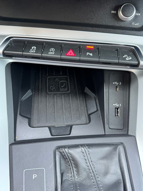 AUDI Q3 40 TFSI advanced quattro S-tronic-image-16