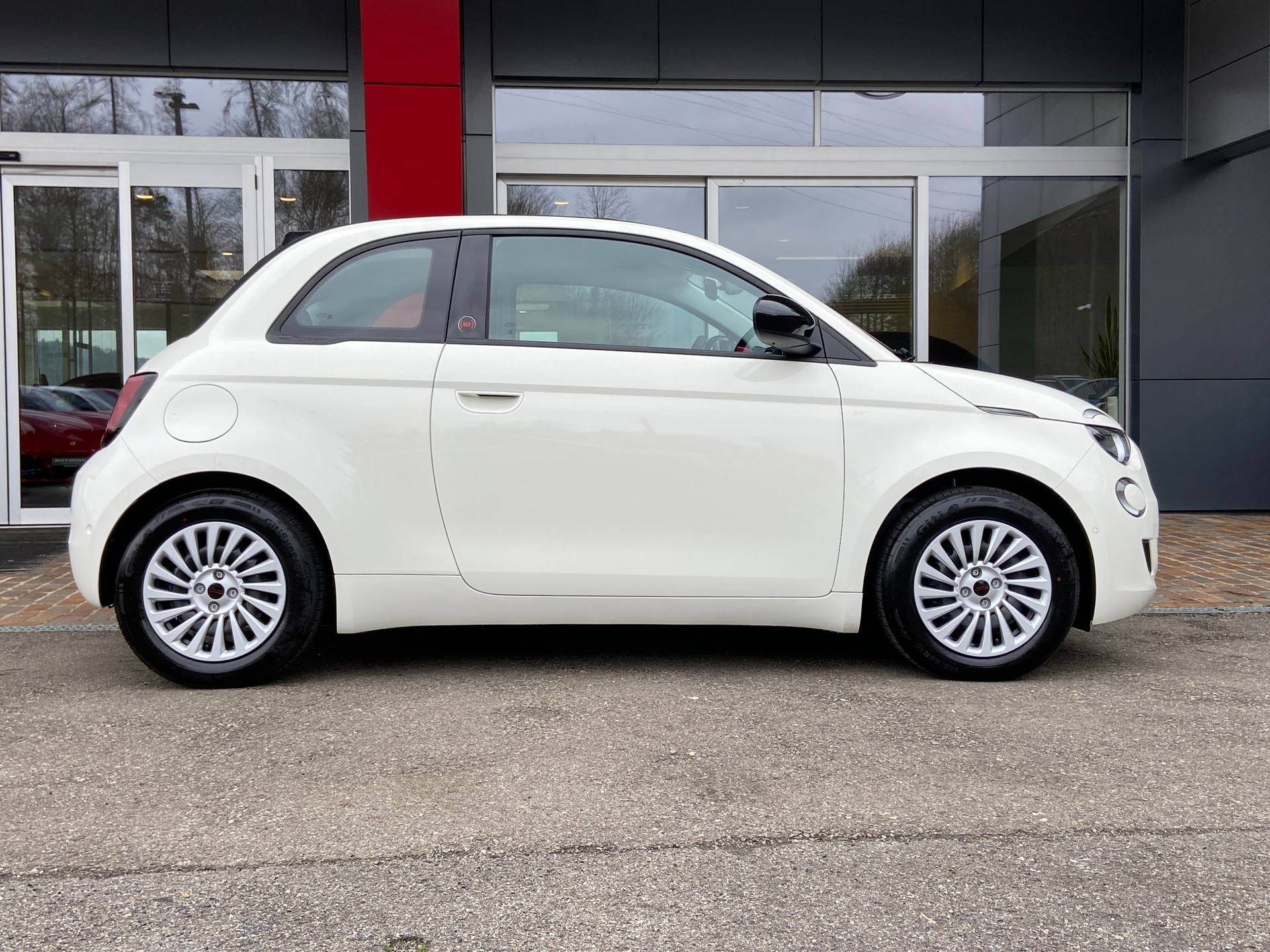 FIAT 500 C electric 87 kW Red-image-11
