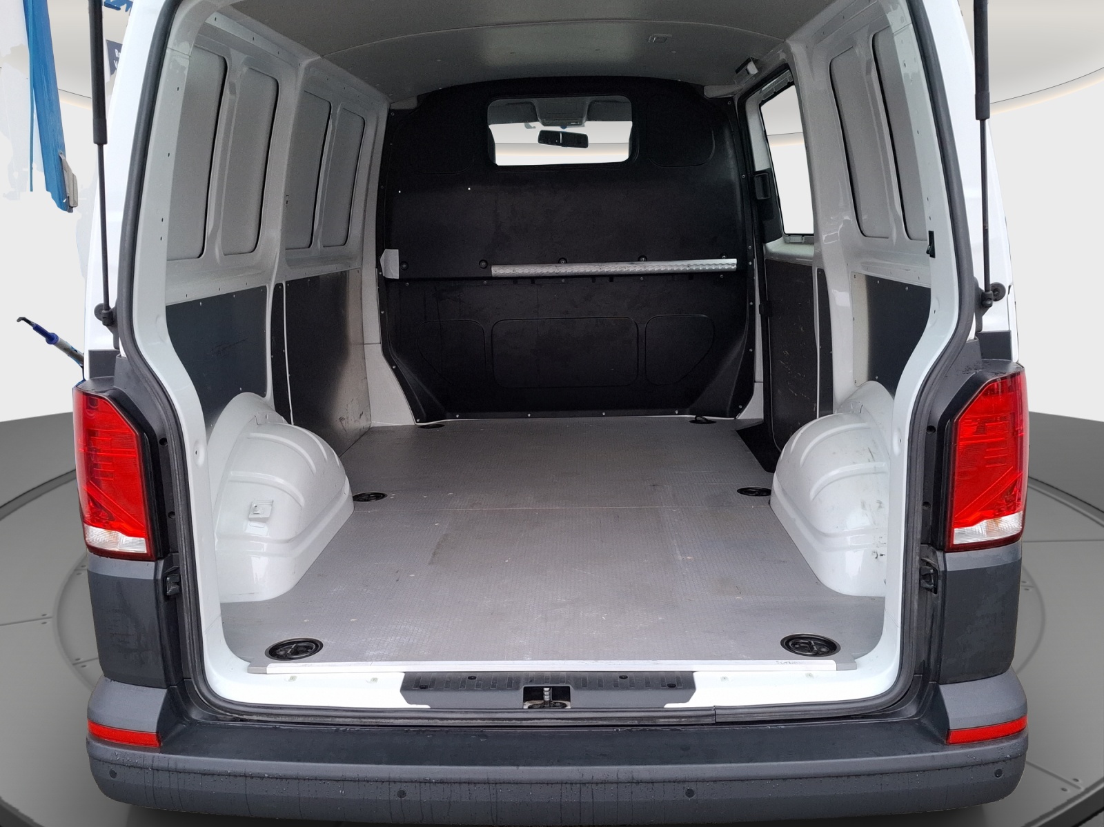 VW T6.1 2.0 TDI // 8-fach bereift-image-8