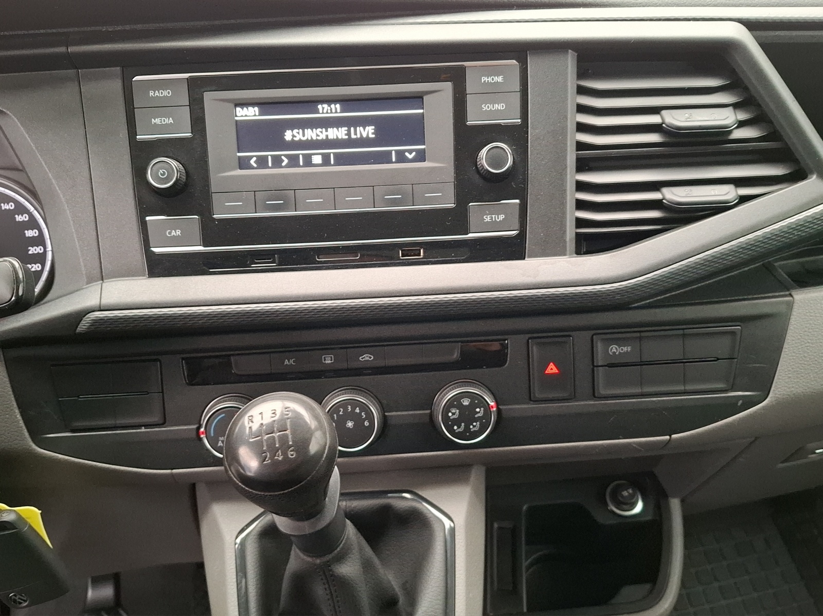 VW T6.1 2.0 TDI // 8-fach bereift-image-14