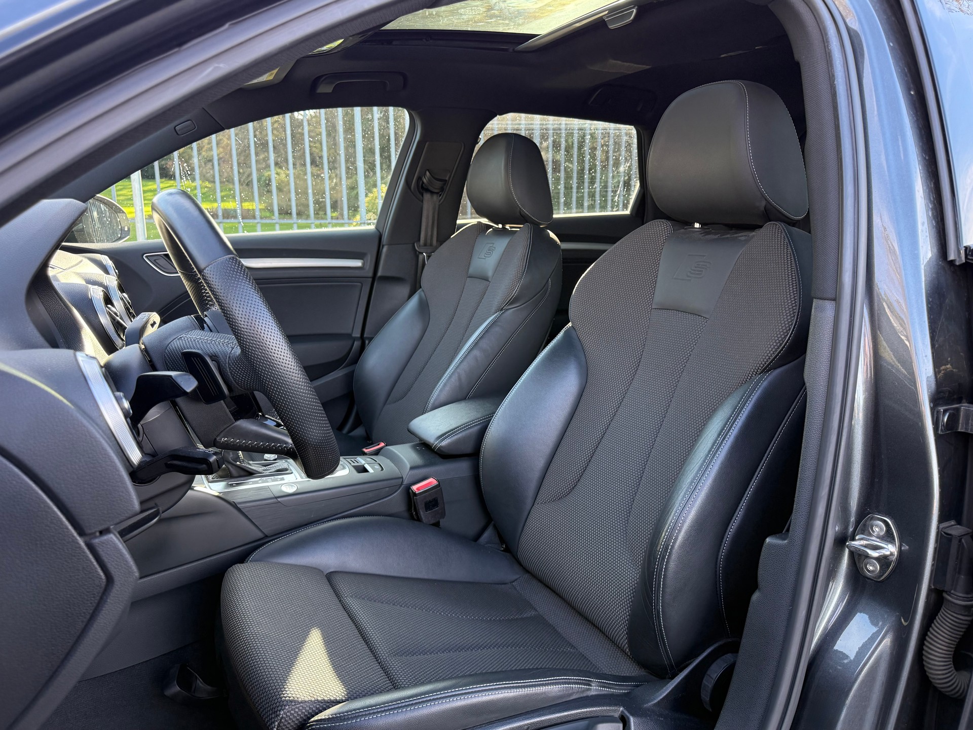 AUDI A3 Sportback 40 TFSI S line quattro S-tronic-image-10