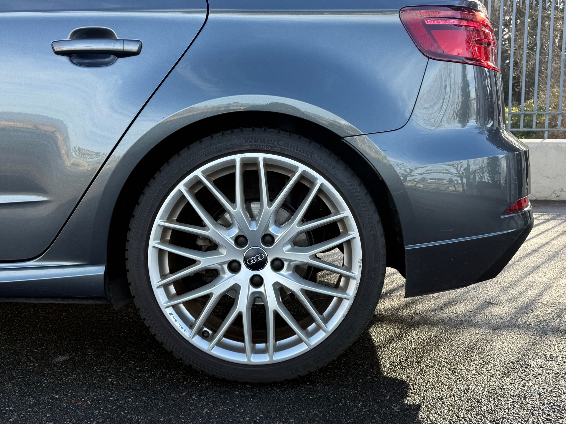 AUDI A3 Sportback 40 TFSI S line quattro S-tronic-image-18