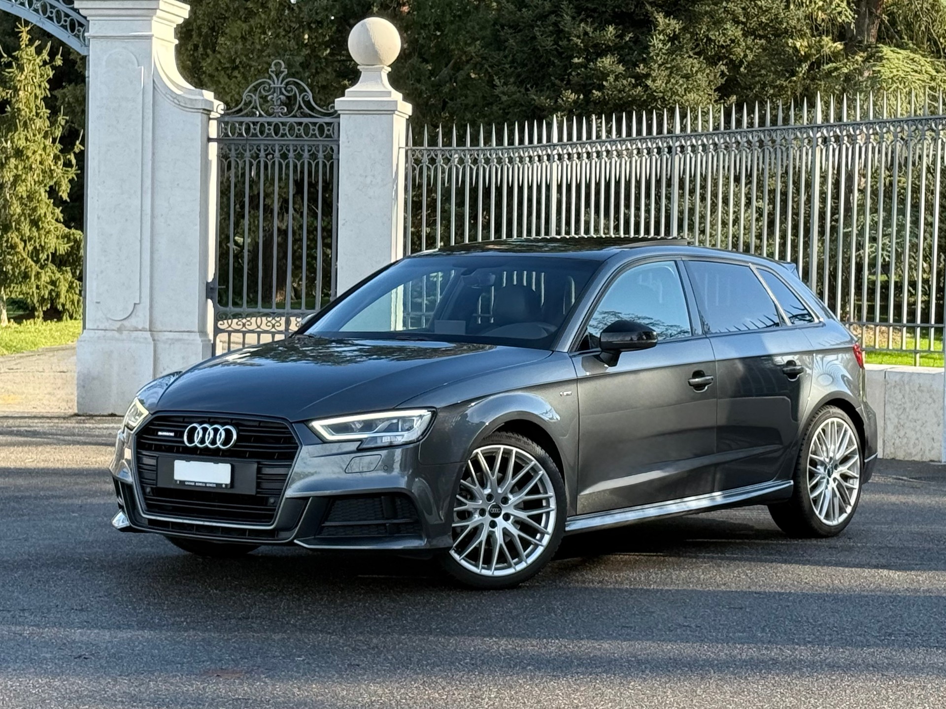 AUDI A3 Sportback 40 TFSI S line quattro S-tronic-image-4
