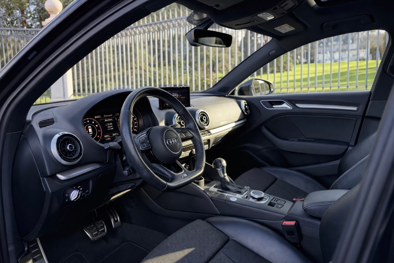 AUDI A3 Sportback 40 TFSI S line quattro S-tronic-image-9