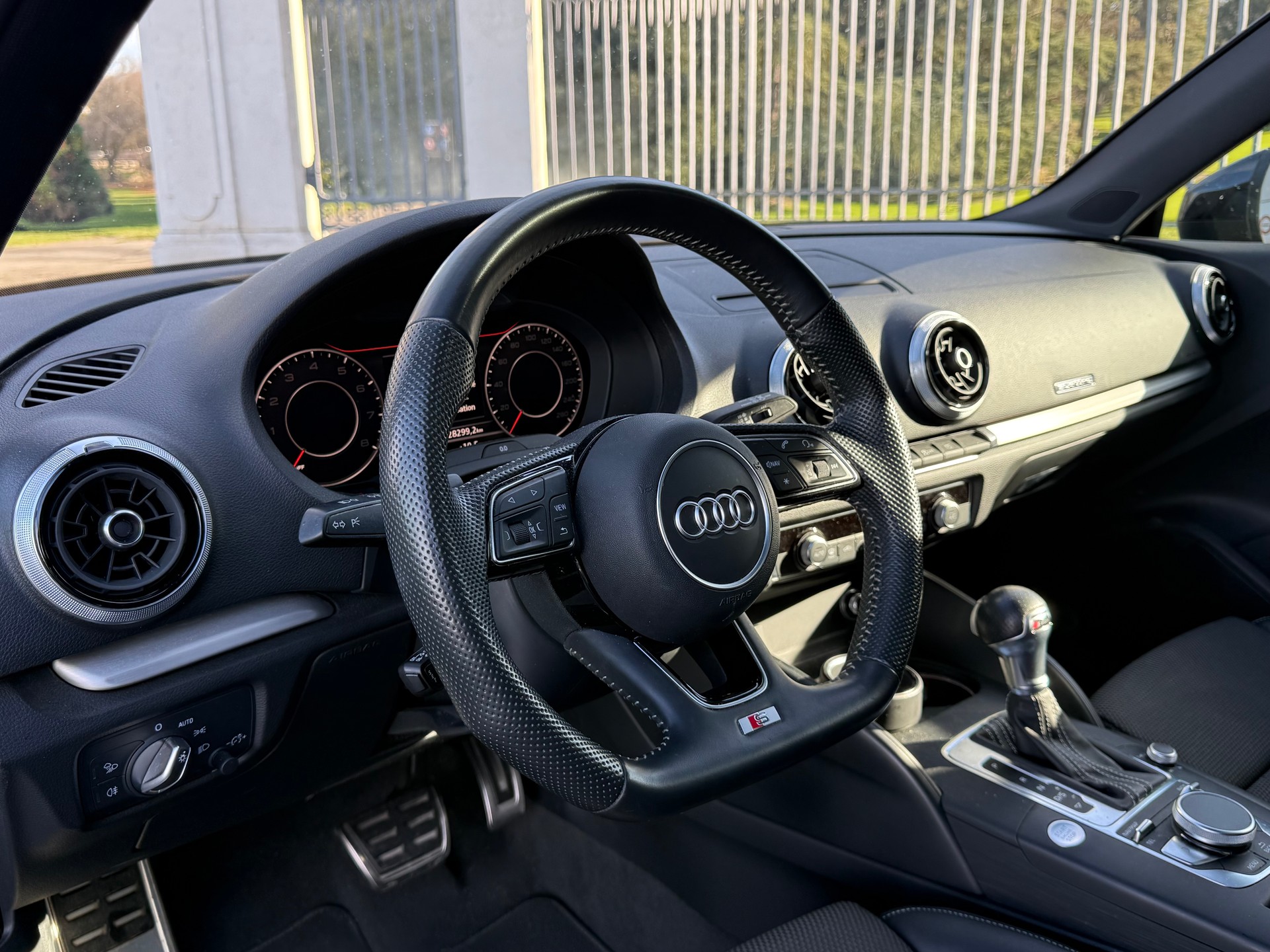 AUDI A3 Sportback 40 TFSI S line quattro S-tronic-image-12