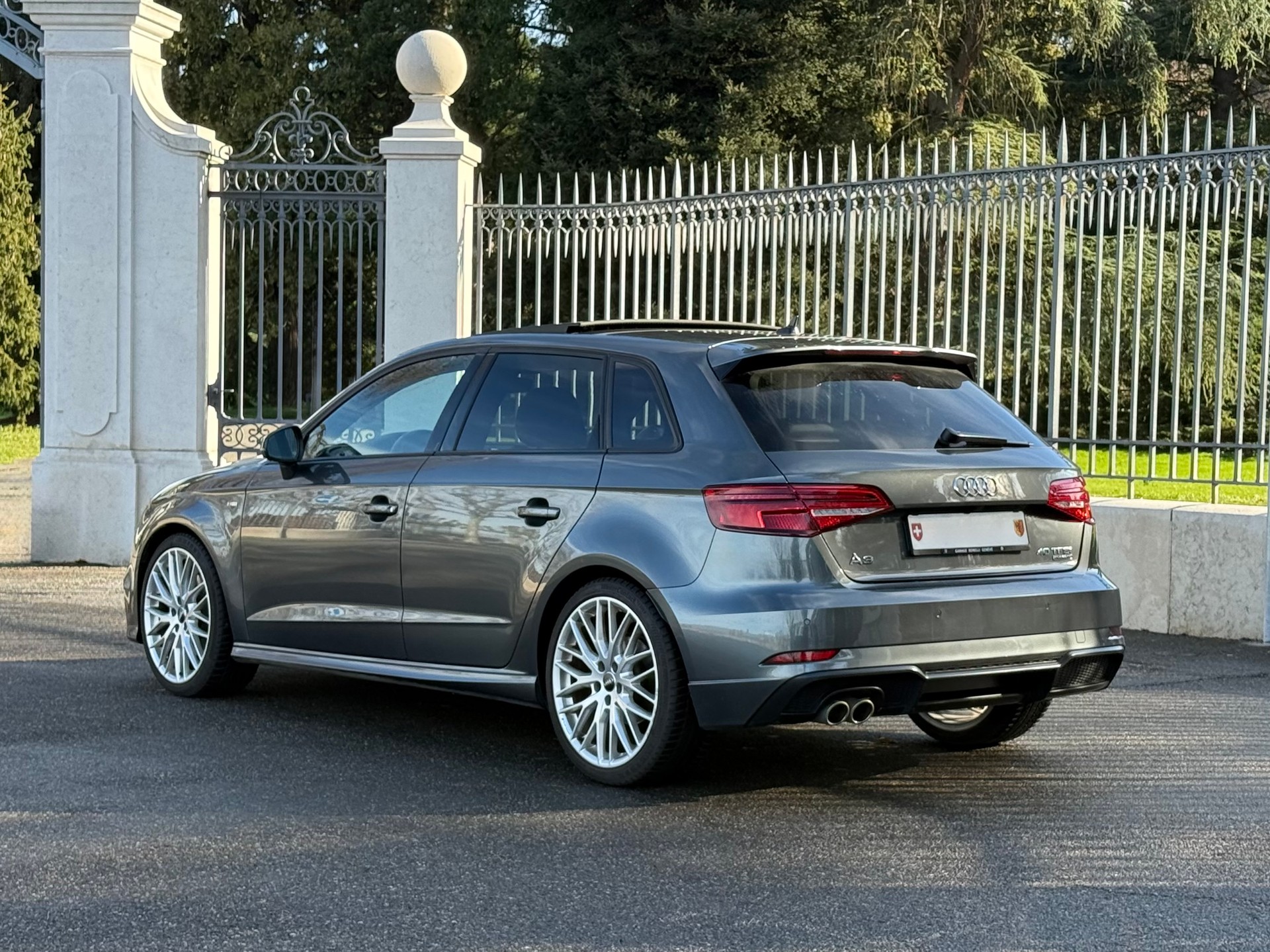 AUDI A3 Sportback 40 TFSI S line quattro S-tronic-image-6