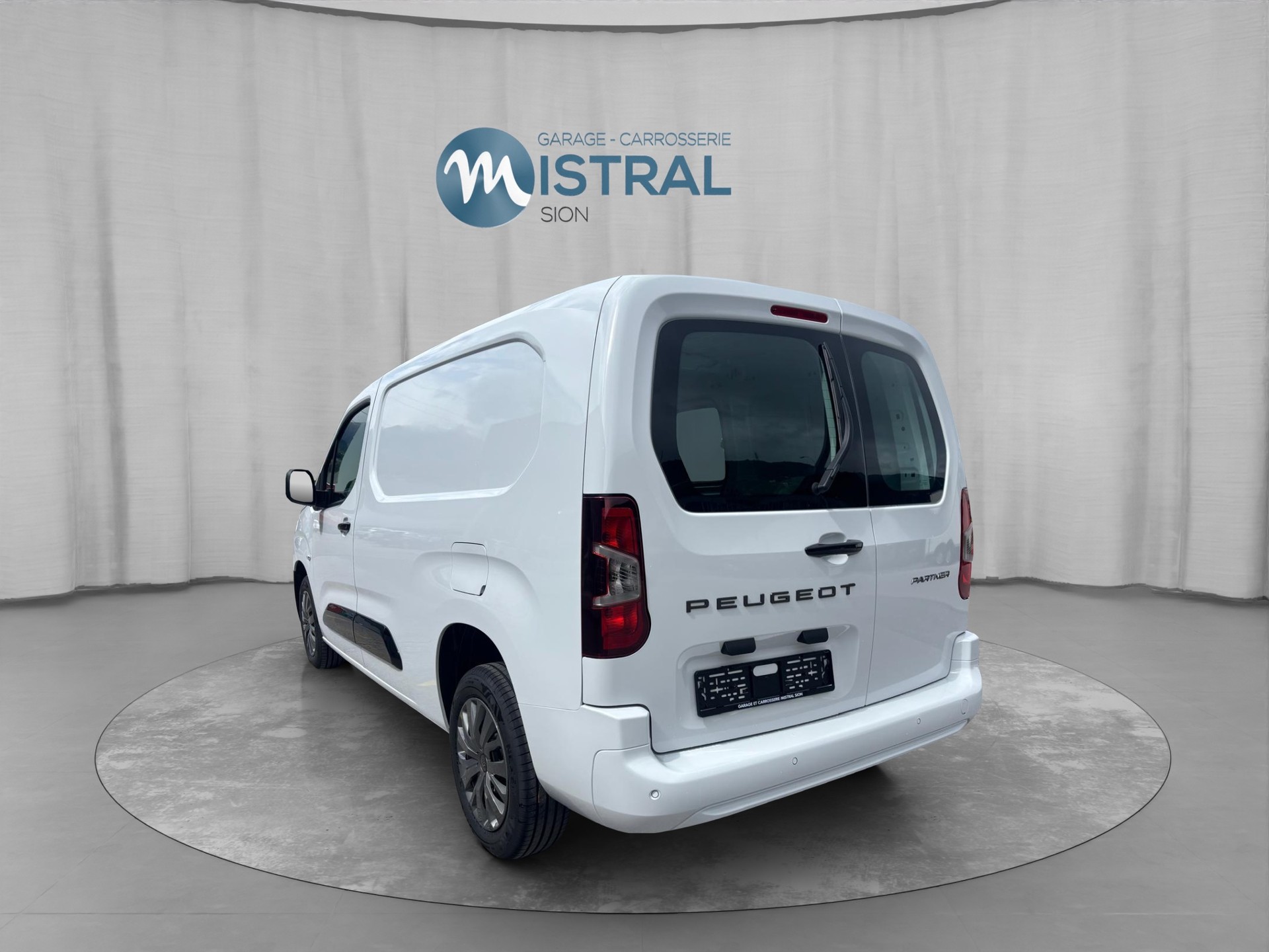 PEUGEOT Partner 1.5 Blue HDi Long 1000kg EAT8-image-2