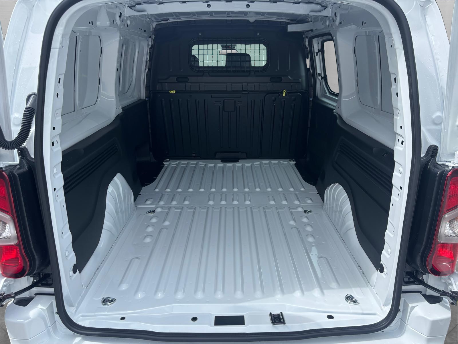 PEUGEOT Partner 1.5 Blue HDi Long 1000kg EAT8-image-12