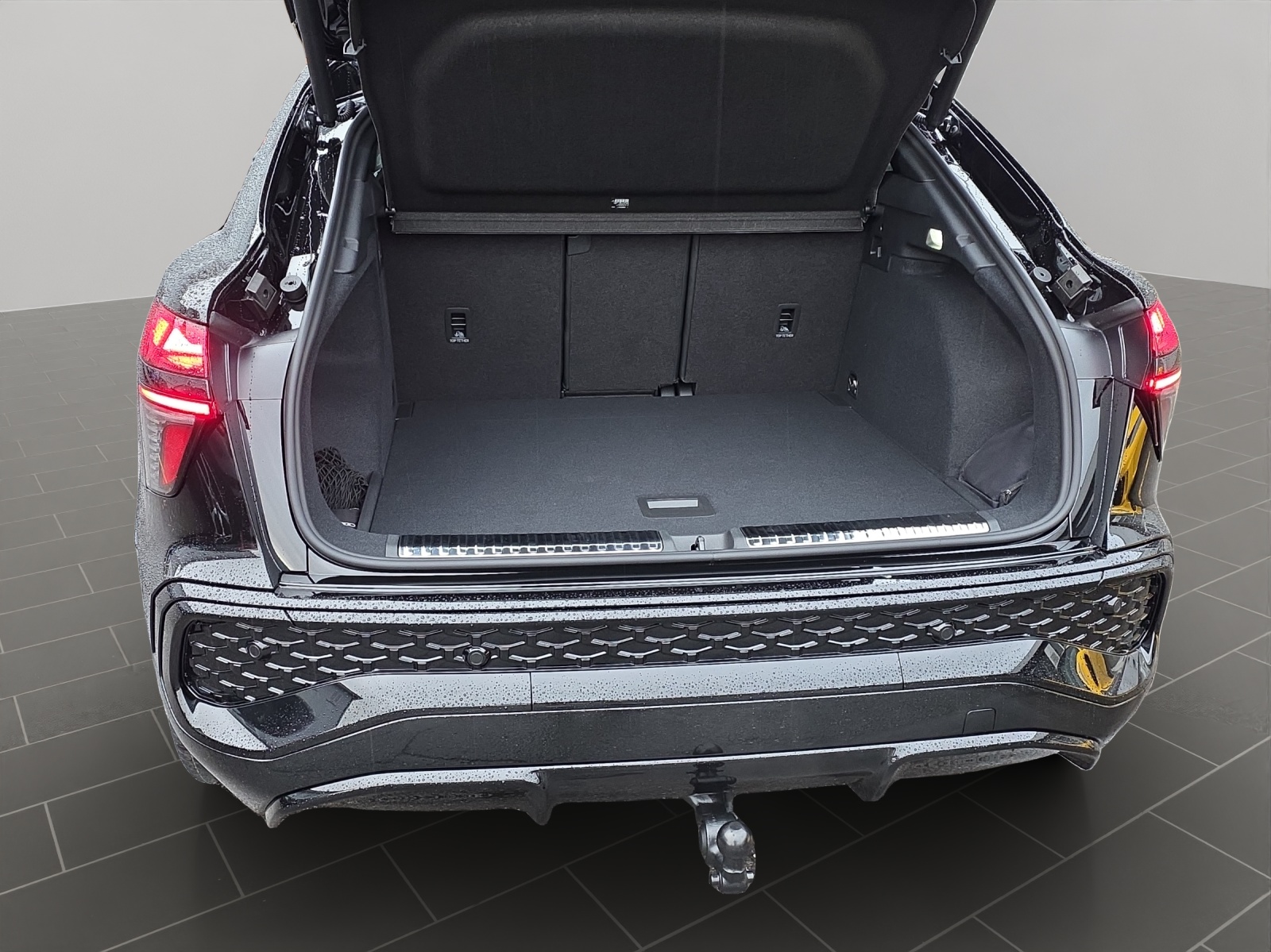 AUDI Q3 Sportback TFSI quattro 195 kW S tronic-image-15