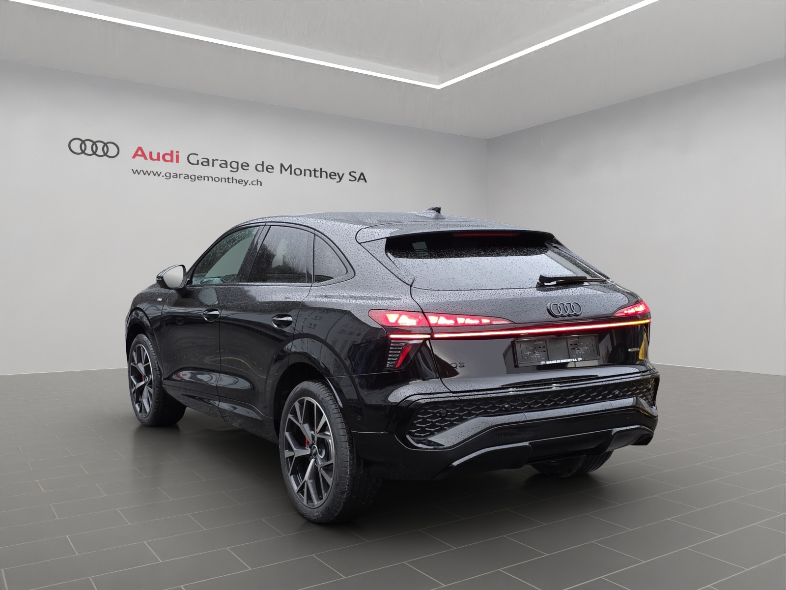 AUDI Q3 Sportback TFSI quattro 195 kW S tronic-image-5