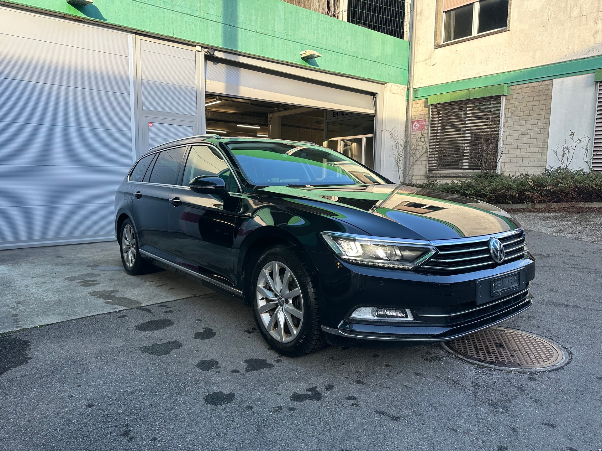 VW Passat Variant 2.0 TDI BMT Trendline DSG-image-1