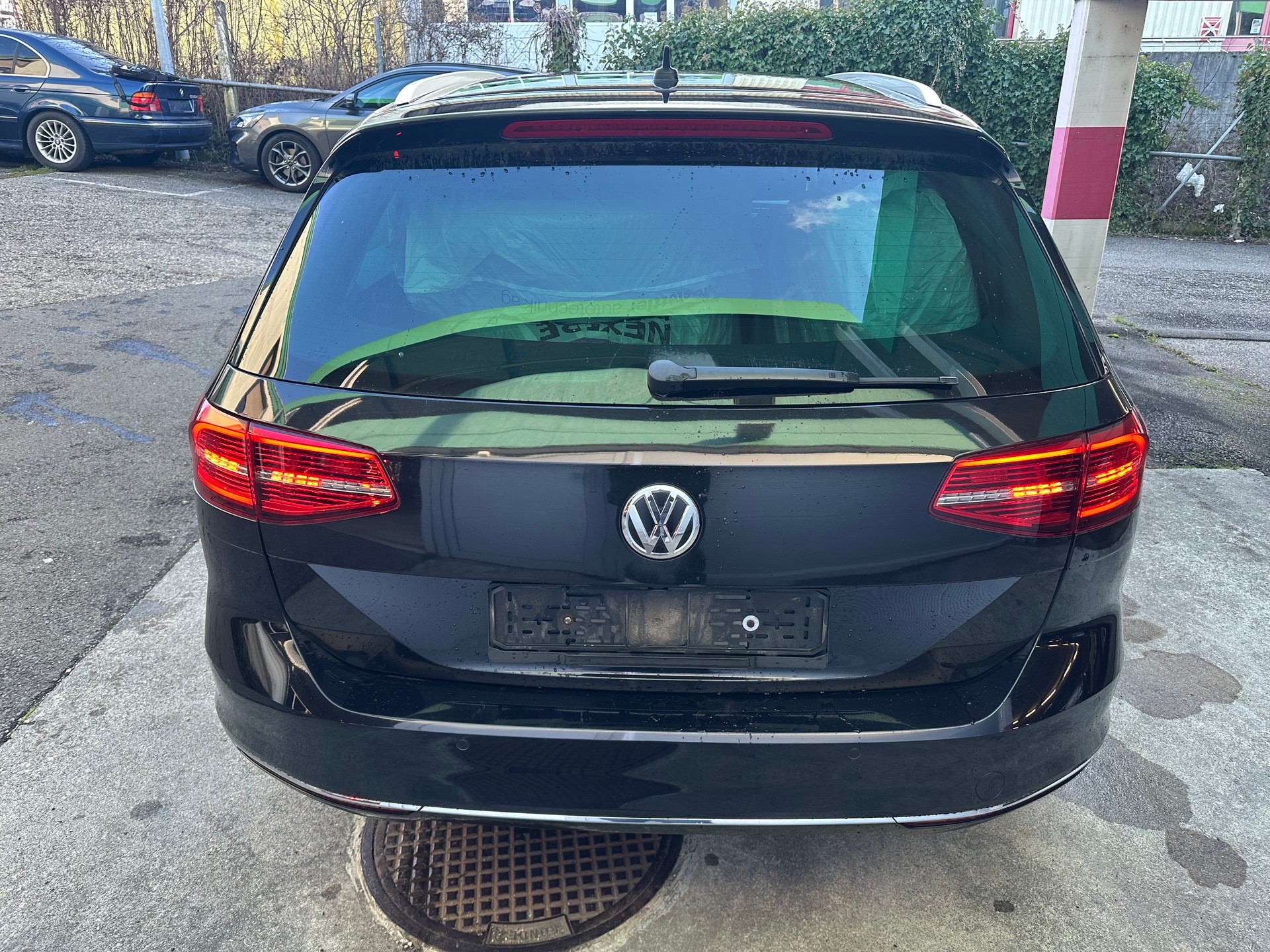 VW Passat Variant 2.0 TDI BMT Trendline DSG-image-5