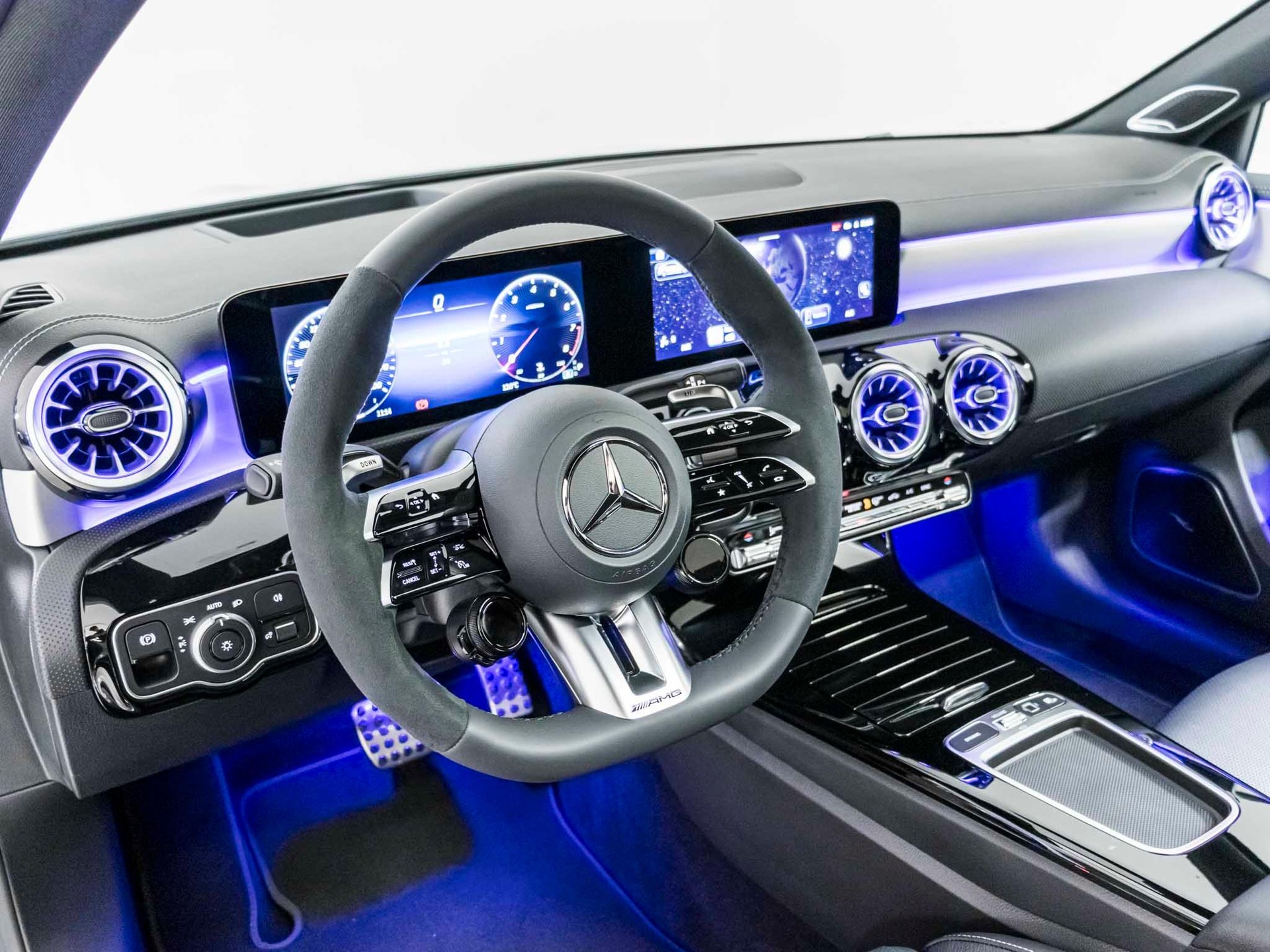 MERCEDES-BENZ A 45 AMG S 4MATIC+-image-9