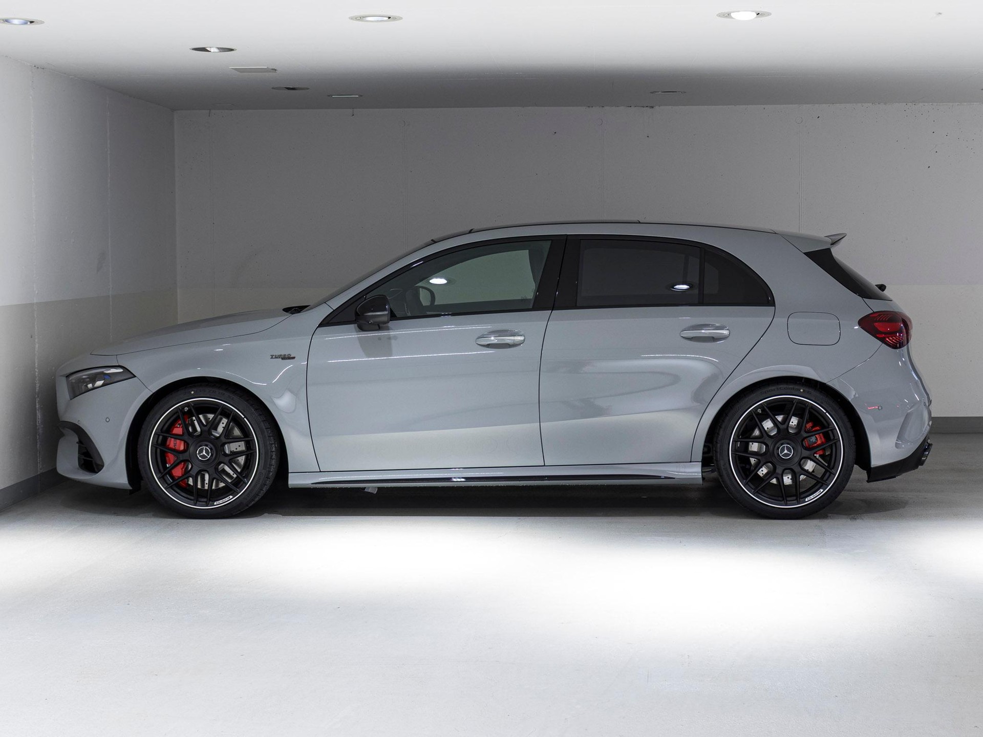MERCEDES-BENZ A 45 AMG S 4MATIC+-image-4