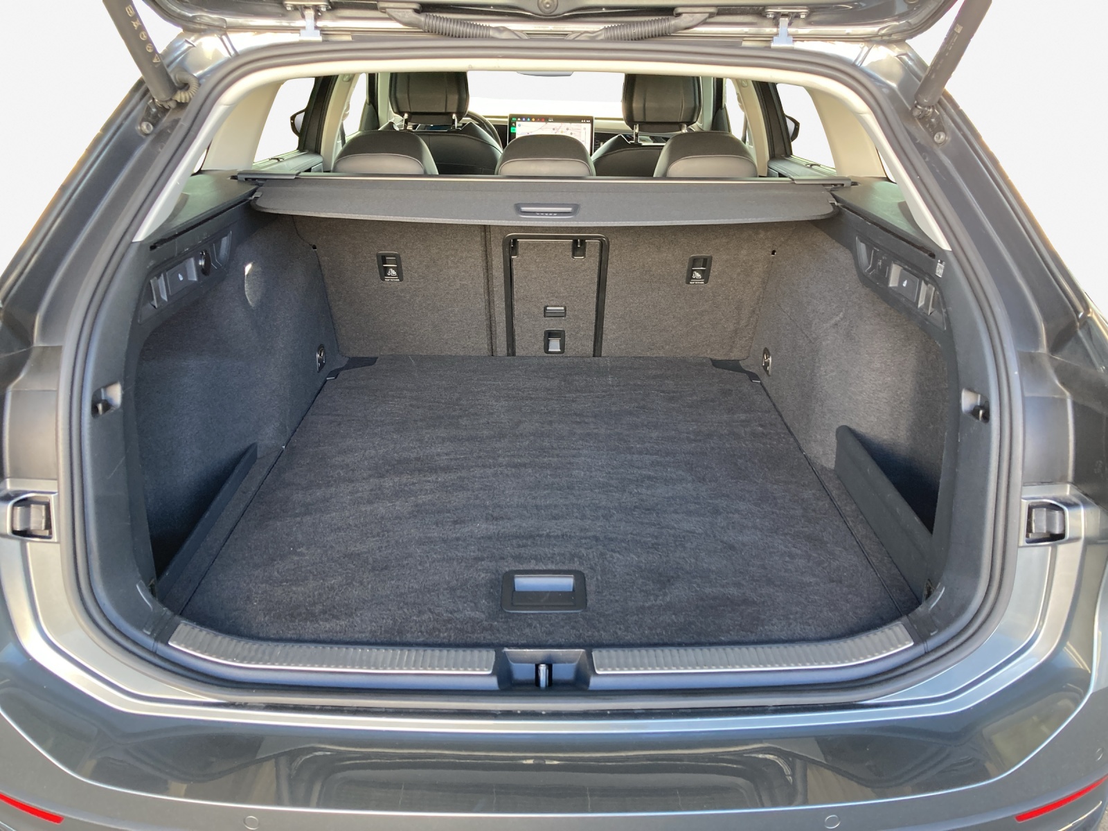 VW Passat Variant 2.0 TDI evo Business 4 Motion DSG-image-12