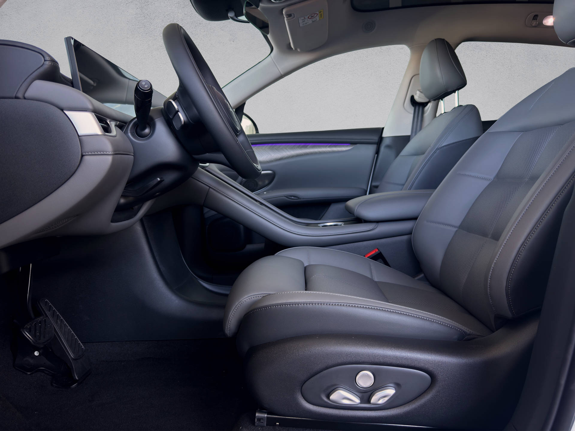 MG IM6 100 kWh Performance 20 4WD-image-14
