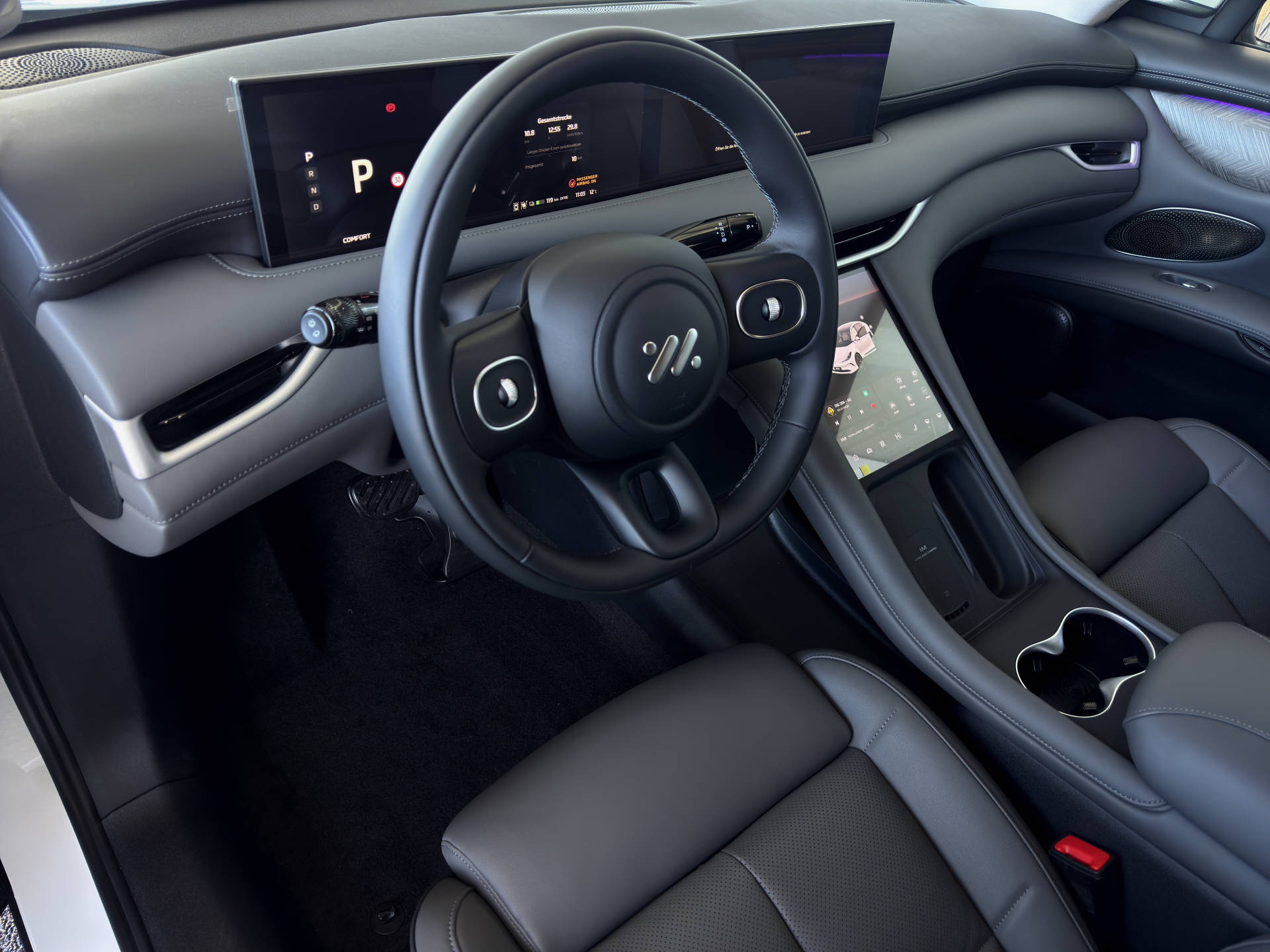 MG IM6 100 kWh Performance 20 4WD-image-11