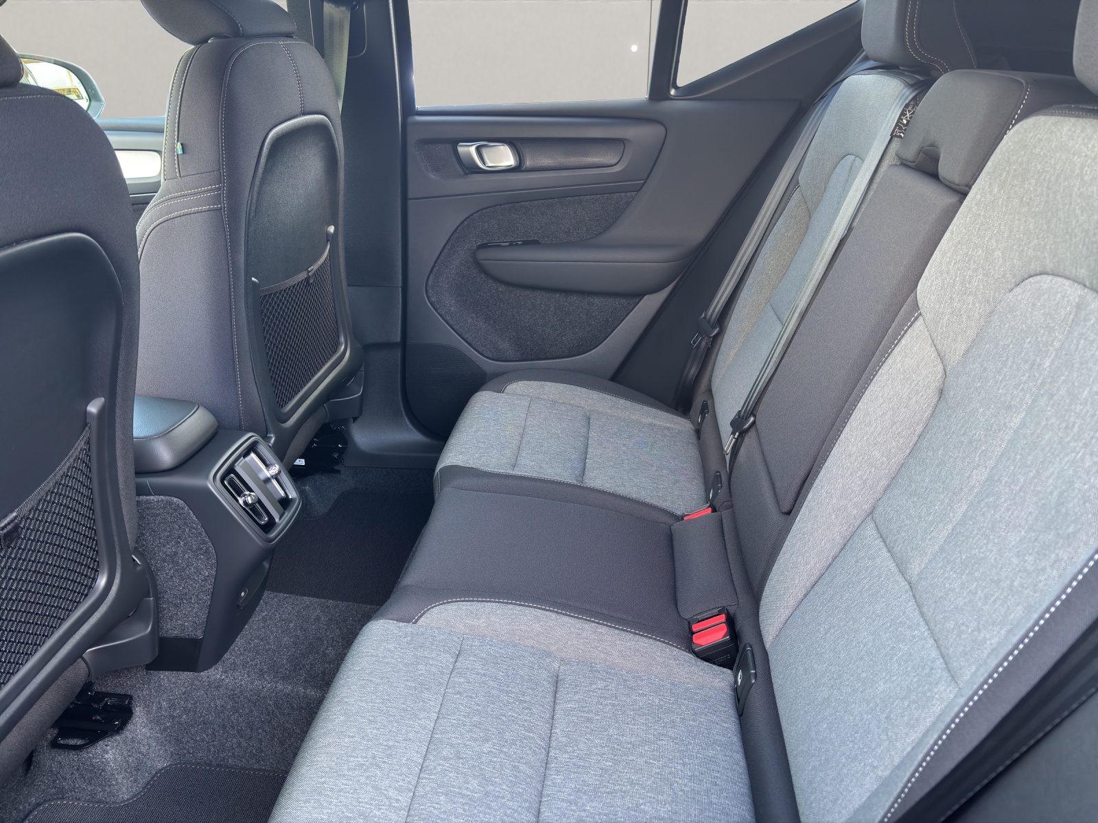 VOLVO XC40 2.0 B3 MH XCITE-image-6