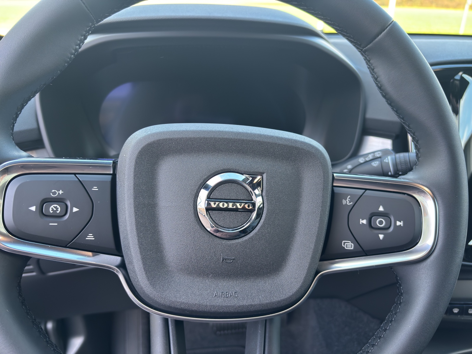 VOLVO XC40 2.0 B3 MH XCITE-image-8
