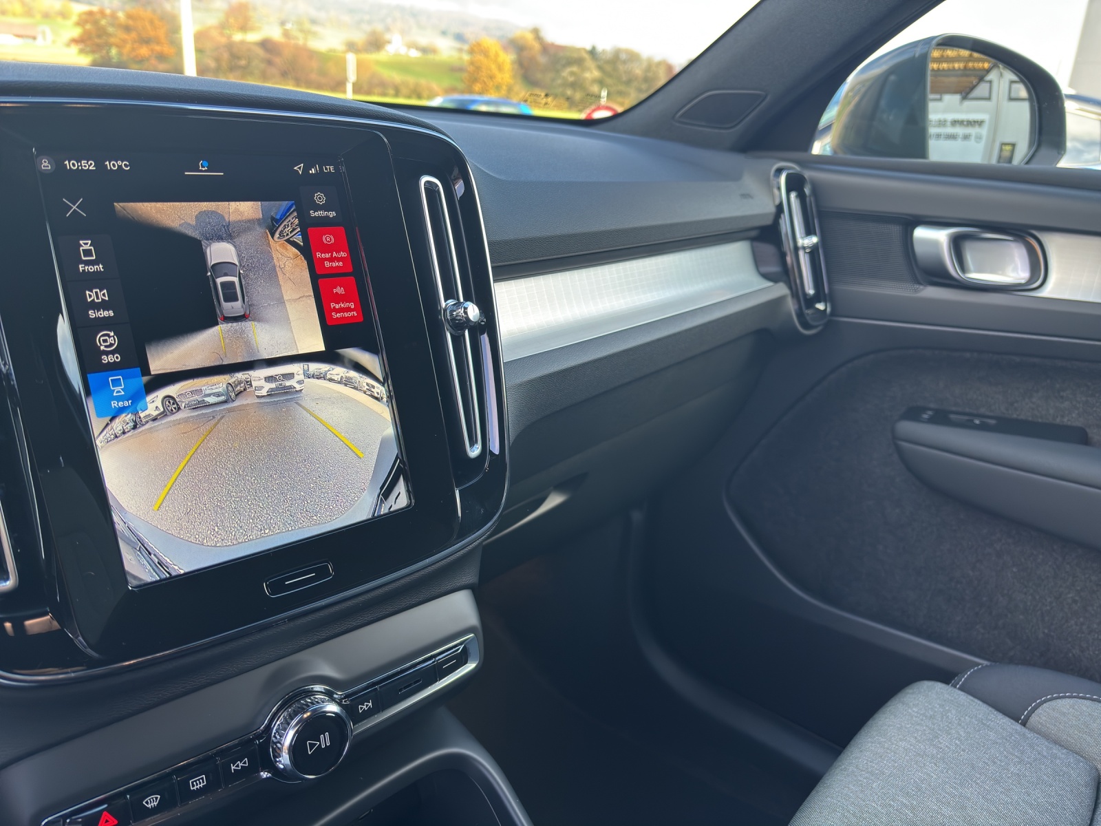 VOLVO XC40 2.0 B3 MH XCITE-image-10