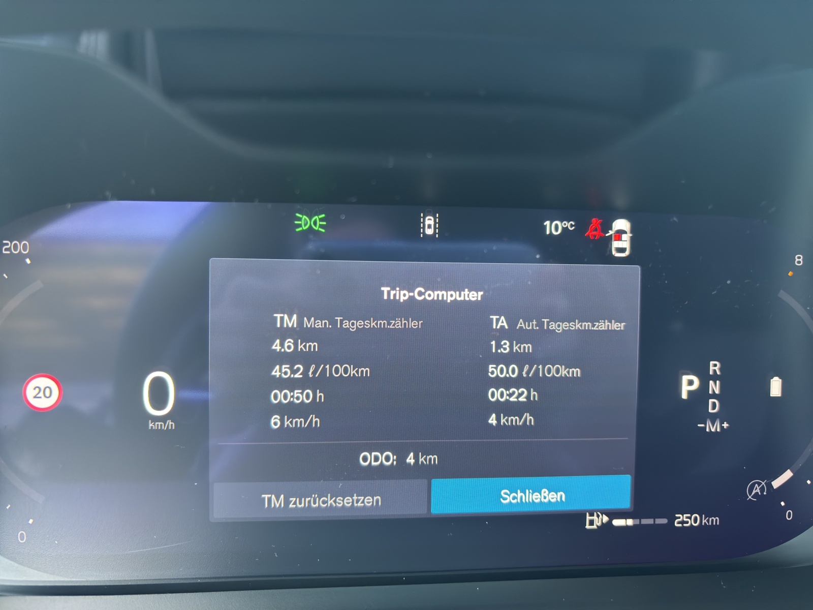 VOLVO XC40 2.0 B3 MH XCITE-image-9