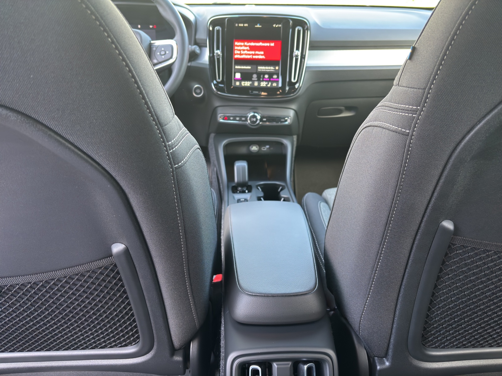 VOLVO XC40 2.0 B3 MH XCITE-image-7