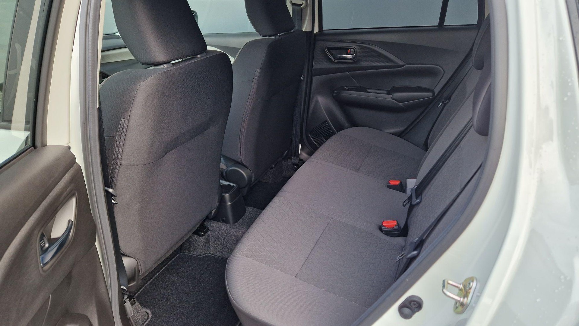 SUZUKI Swift 1.2 Sakura Hybrid 4x4-image-10