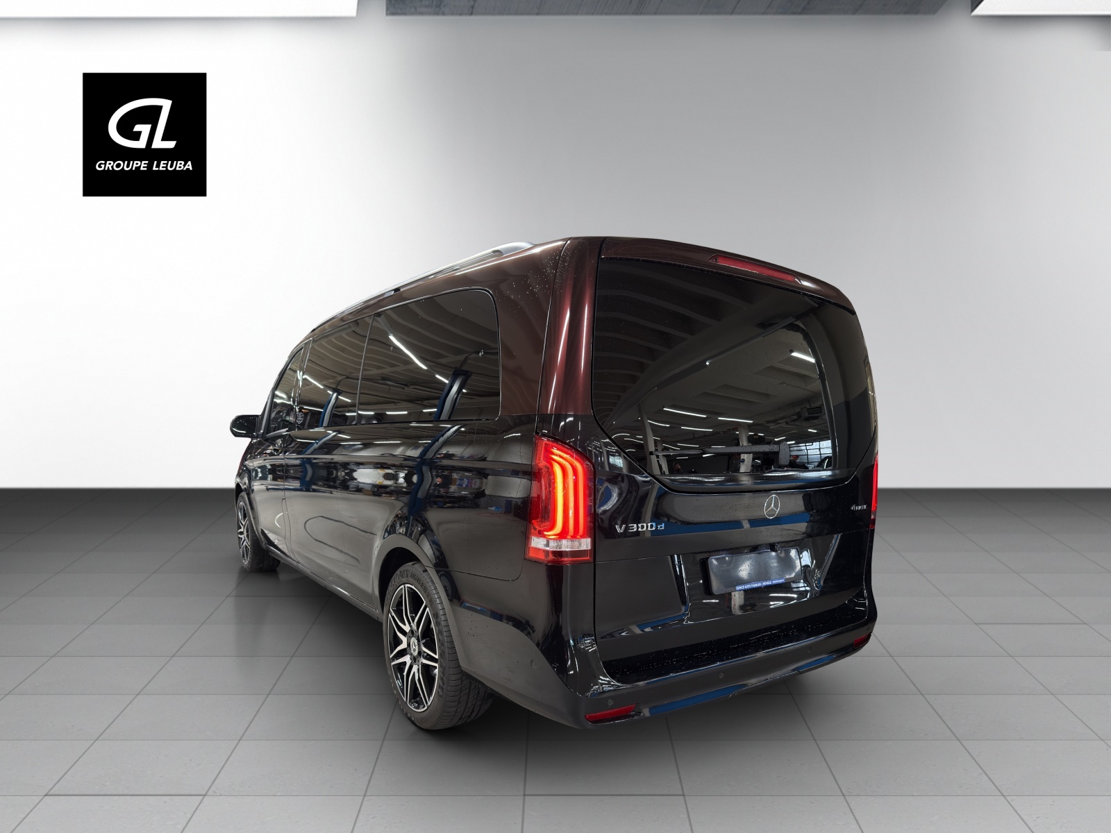 MERCEDES-BENZ V 300d VIP Luxe Extralong 4Matic-showroom-element-3