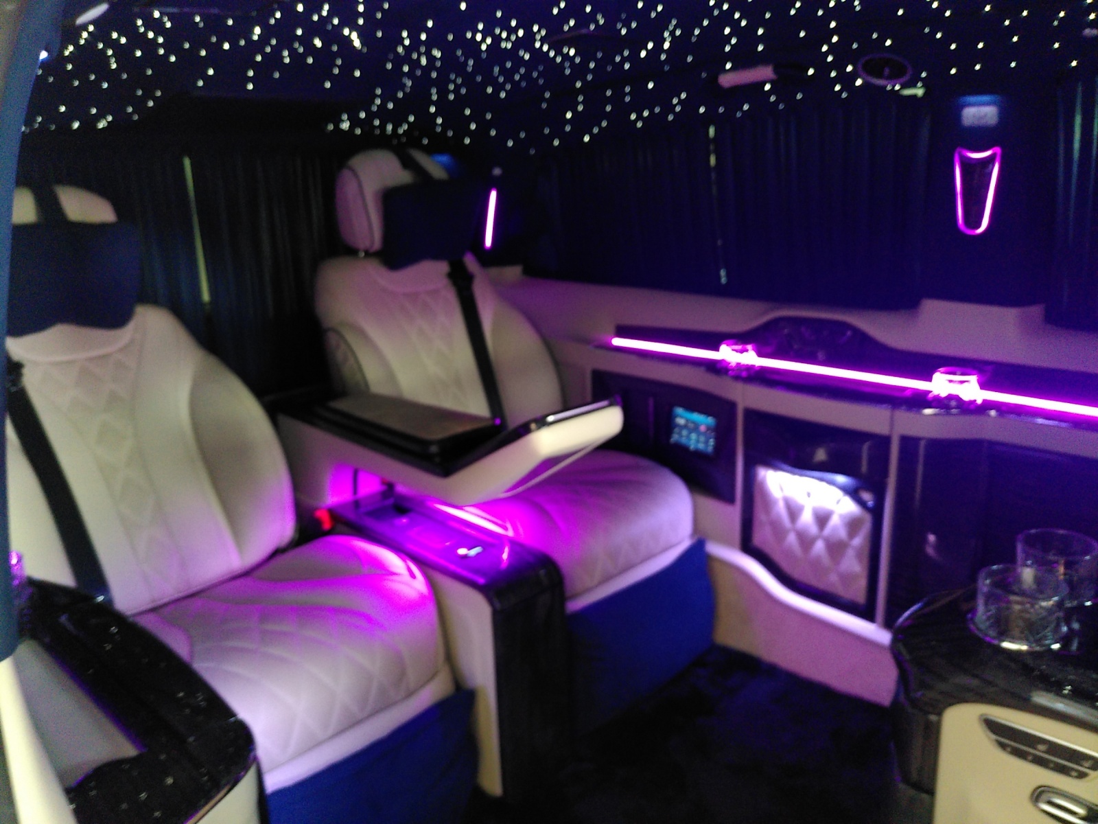 Photo MERCEDES-BENZ V-300 V 300d VIP Luxe Extralang 4Matic 9G-Tronic