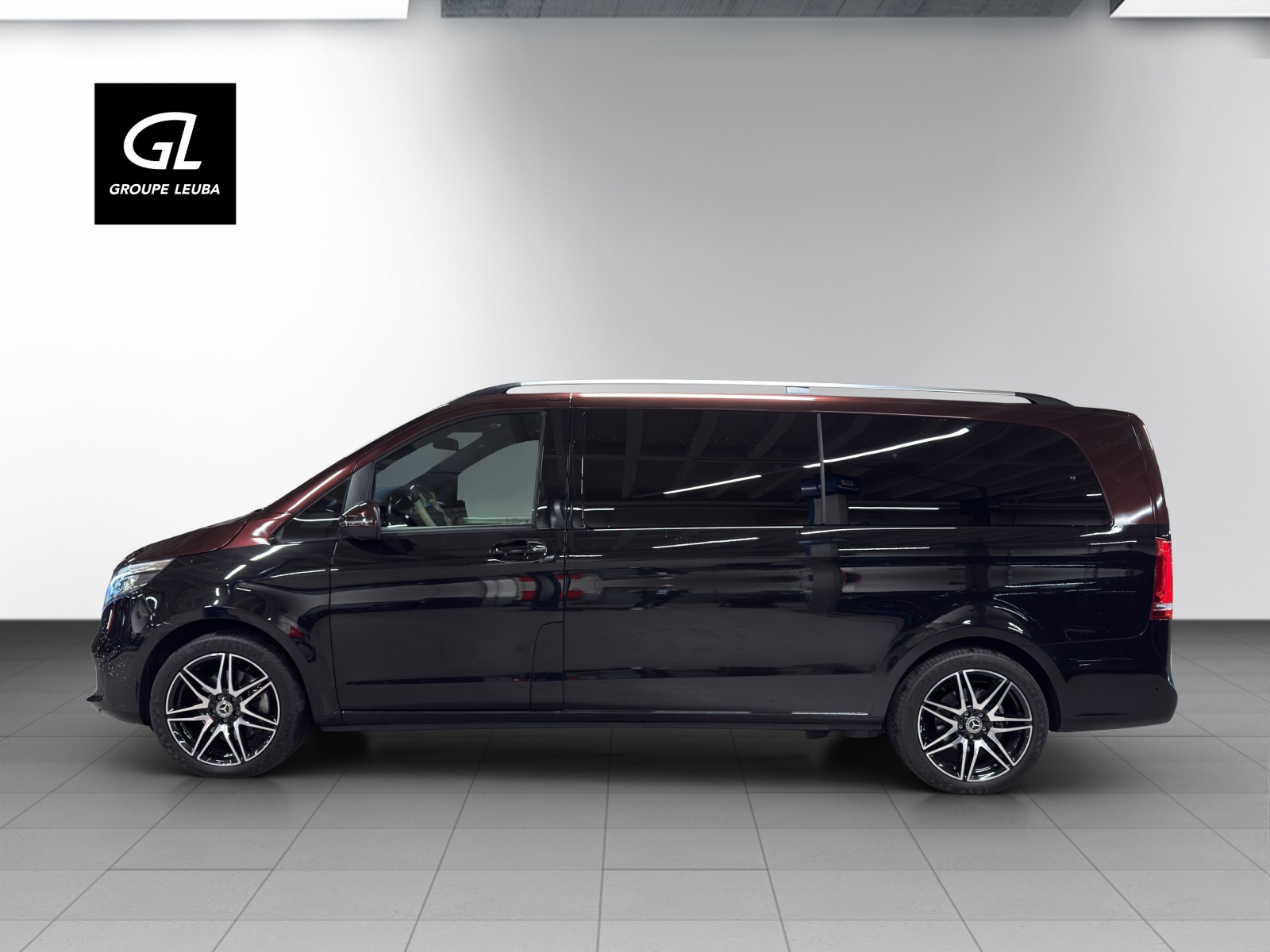 MERCEDES-BENZ V 300d VIP Luxe Extralong 4Matic-showroom-element-2