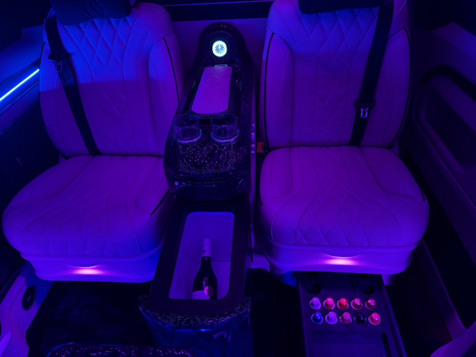 MERCEDES-BENZ V 300d VIP Luxe Extralong 4Matic-image-14