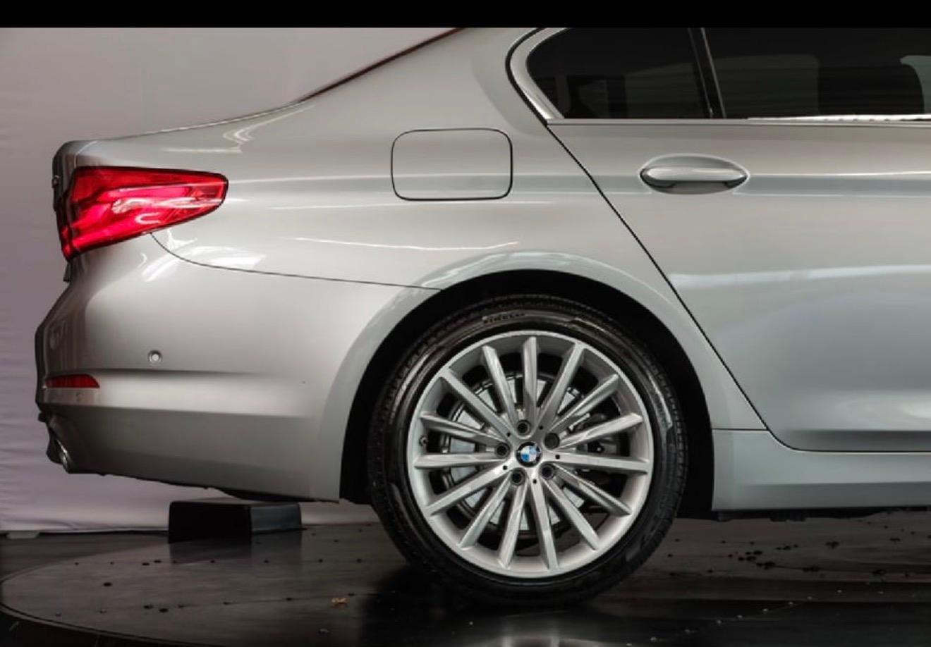 BMW 530e xDrive Steptronic-image-6