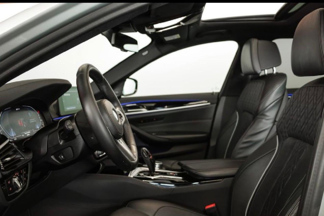 BMW 530e xDrive Steptronic-image-13