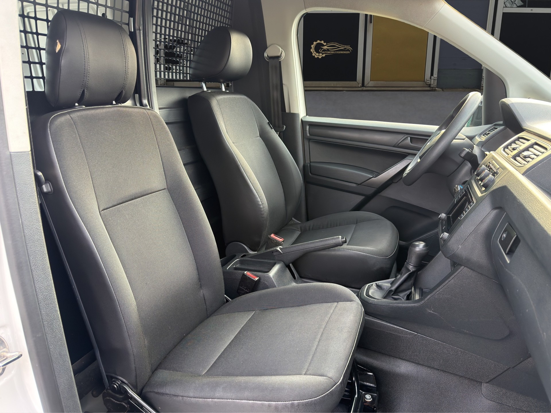 VW Caddy 2.0TDI Entry BlueMotion Technology-image-10