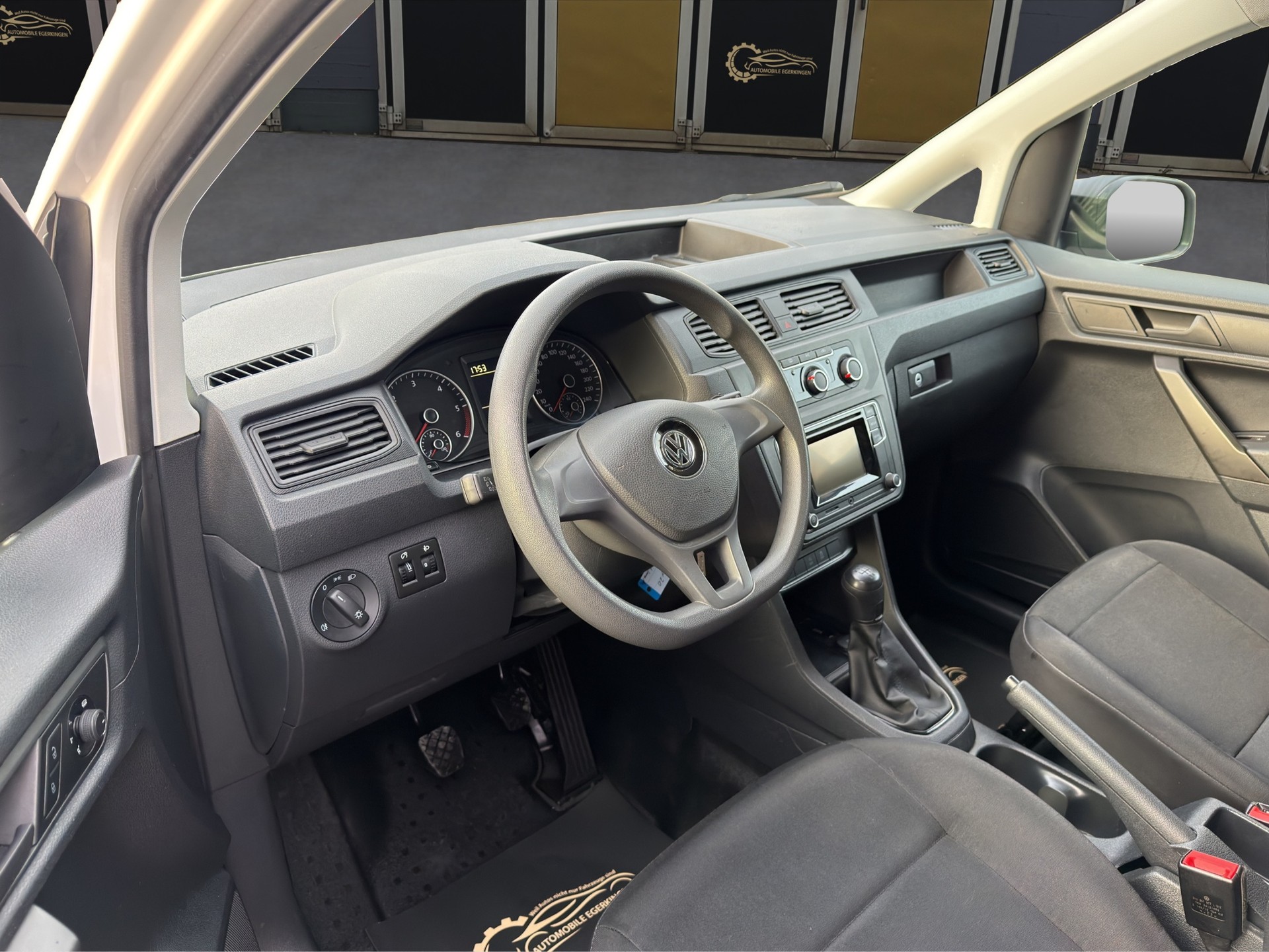 VW Caddy 2.0TDI Entry BlueMotion Technology-image-8