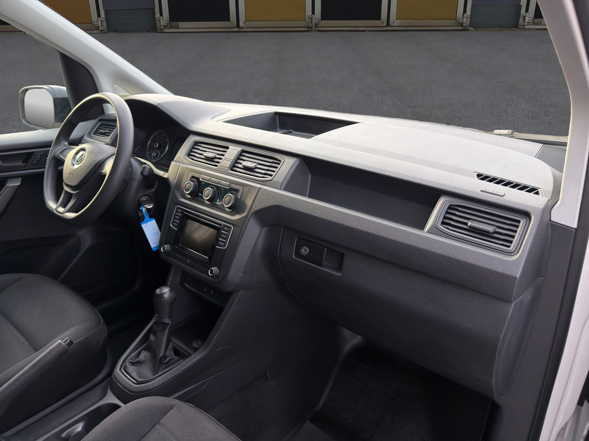 VW Caddy 2.0TDI Entry BlueMotion Technology-image-9